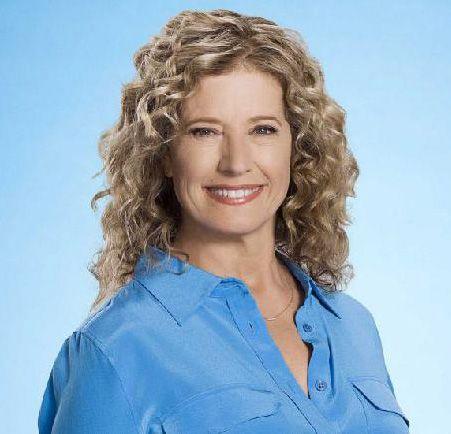 Nancy Travis Photo #1