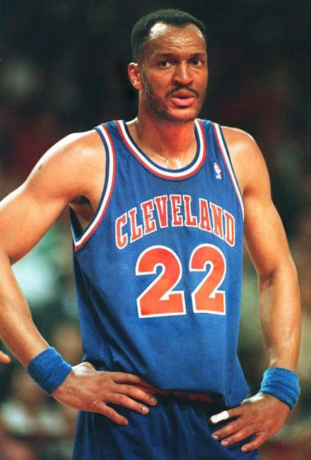 Larry Nance Photo #1