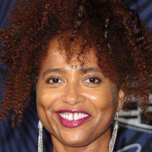 Lisa Nicole Carson Photo #1