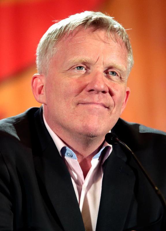 Anthony Michael Hall Photo #1