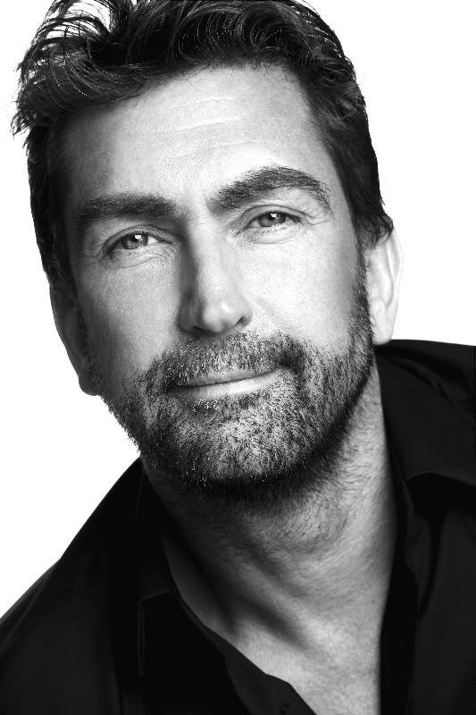 Leslie Benzies Photo #1