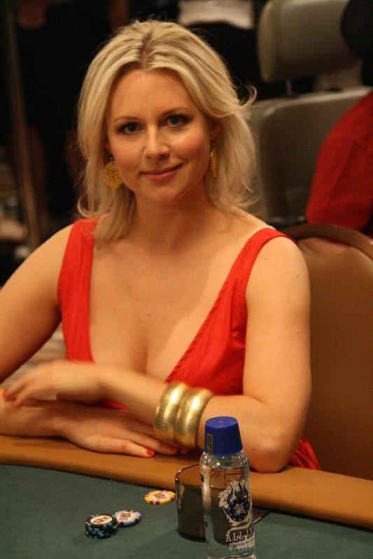 Abi Titmuss Photo #1