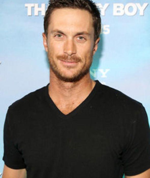 Oliver Hudson Photo #1