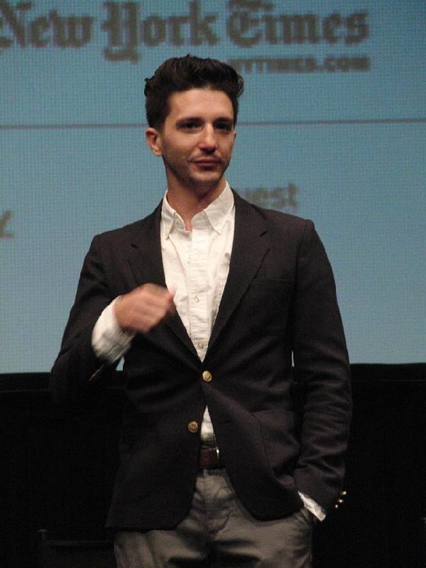 John Magaro Photo #1