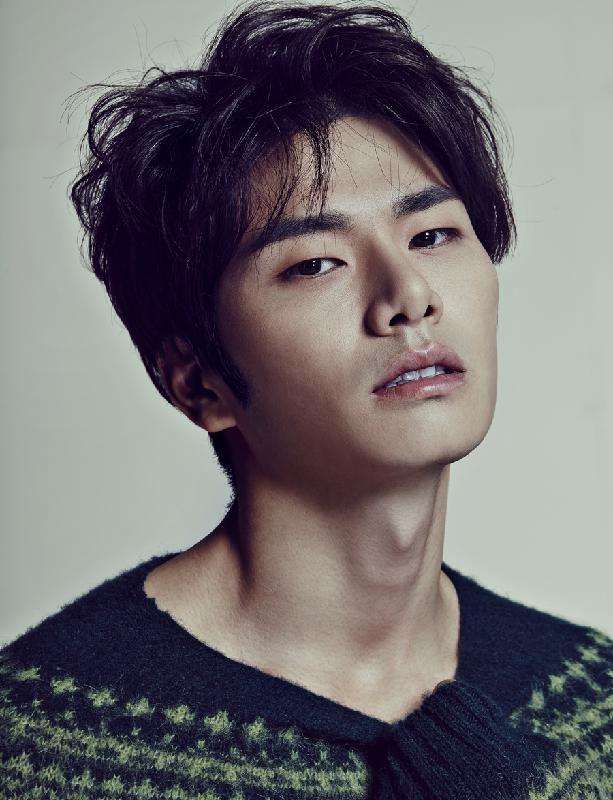 Lee Yi-kyung Photo #1