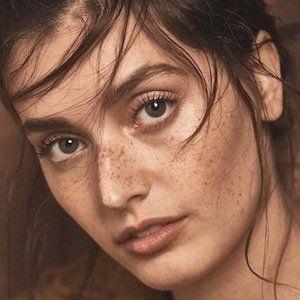 Jessica Clements Photo #1