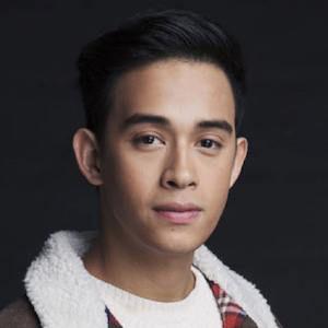 Diego Loyzaga Photo #1