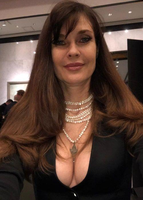 Carol Alt Photo #1