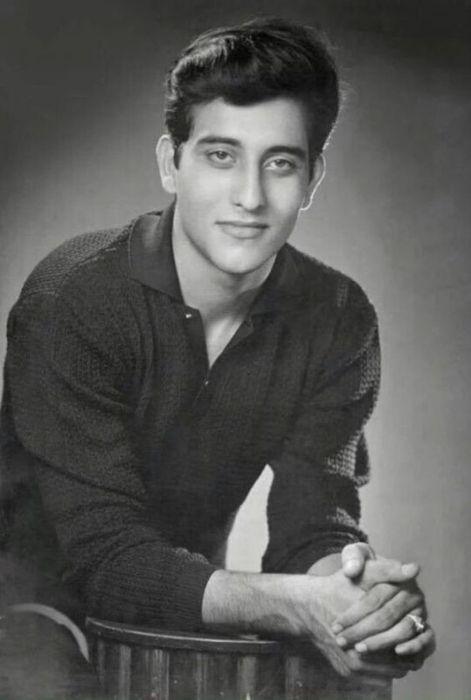 Vinod Khanna Photo #1