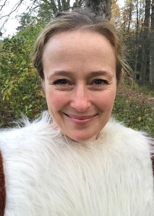 Jennifer Ehle Photo #1