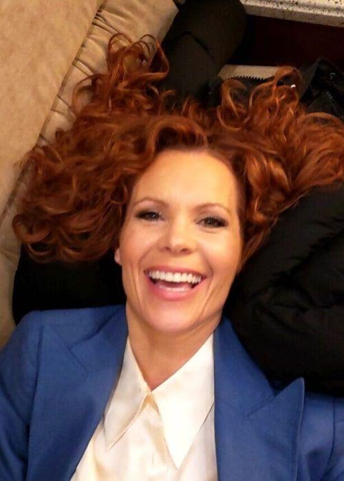 Robyn Lively Photo #1