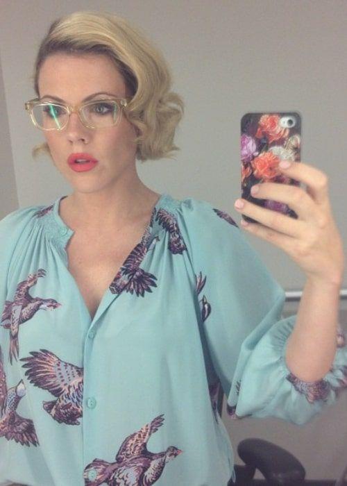 Kathleen Robertson Photo #1