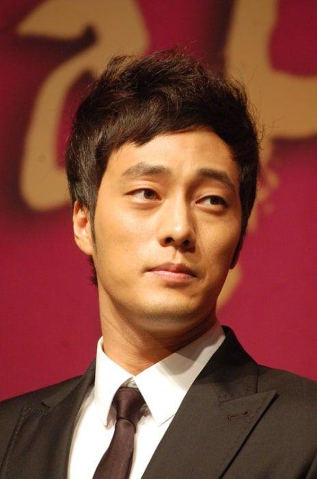 So Ji-sub Photo #1