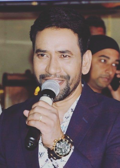 Dinesh Lal Yadav Photo #1