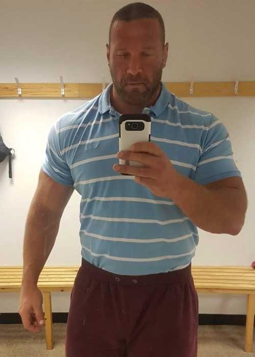 Terry Hollands Photo #1