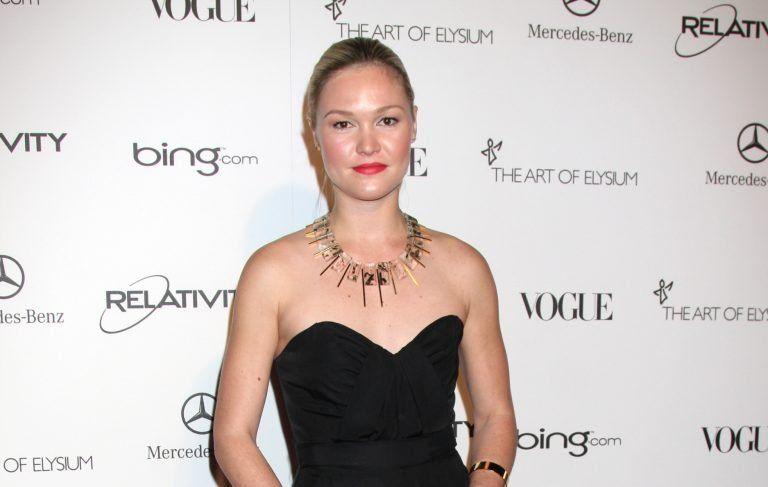 Julia Stiles Photo #1