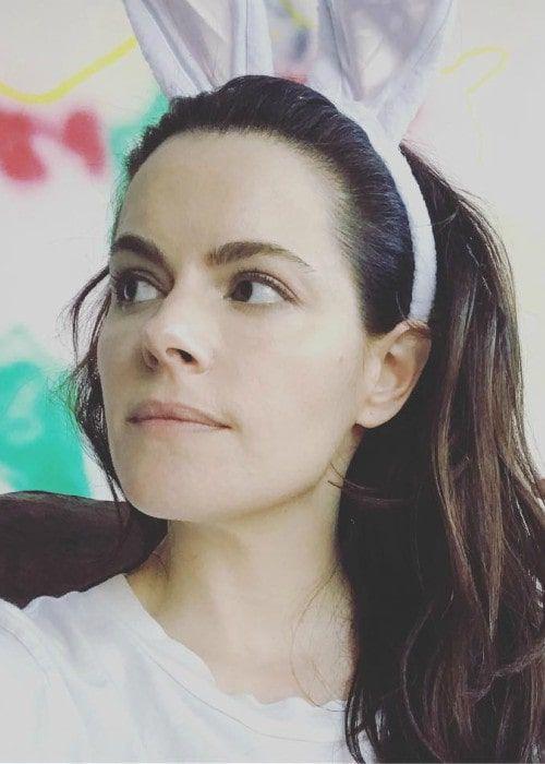 Emily Hampshire Photo #1