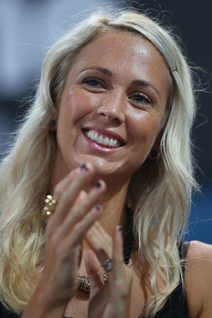 Bec Hewitt Photo #1