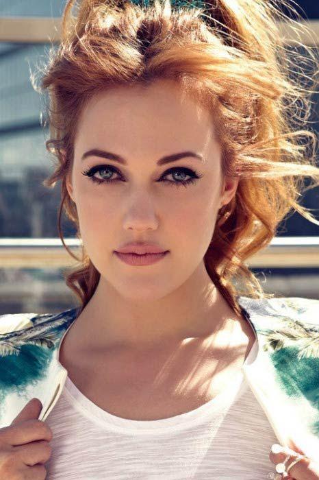 Meryem Uzerli Photo #1