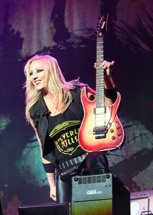 Nita Strauss Photo #1