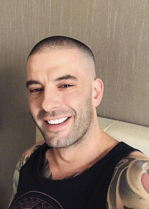 Darcy Oake Photo #1