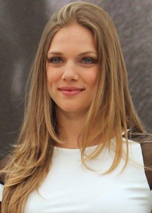 Tracy Spiridakos Photo #1