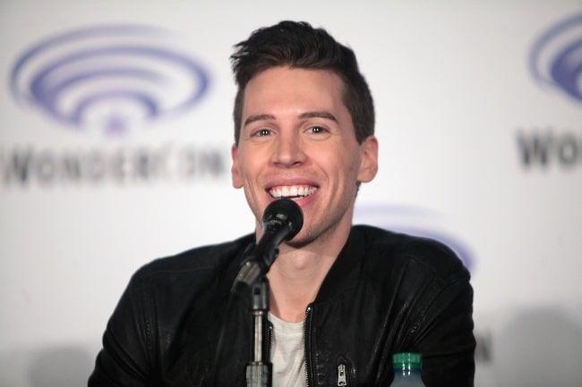 Jordan Gavaris Photo #1