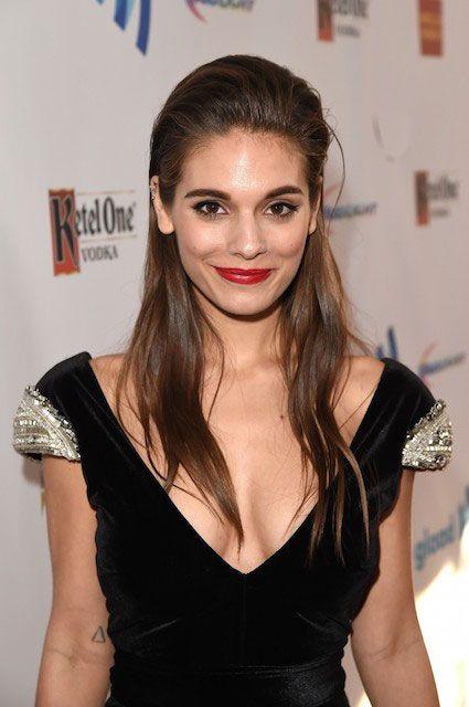 Caitlin Stasey Photo #1