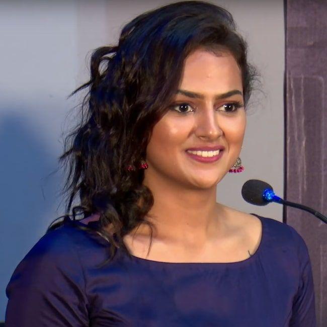 Shraddha Srinath Photo #1