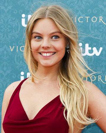 Nell Hudson Photo #1