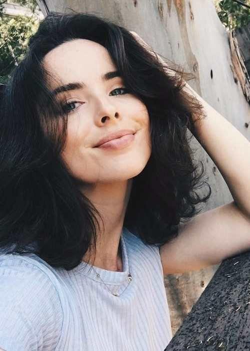 Ashleigh Brewer Photo #1