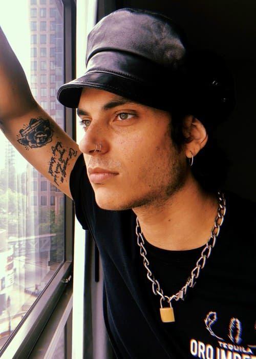 Samuel Larsen Photo #1