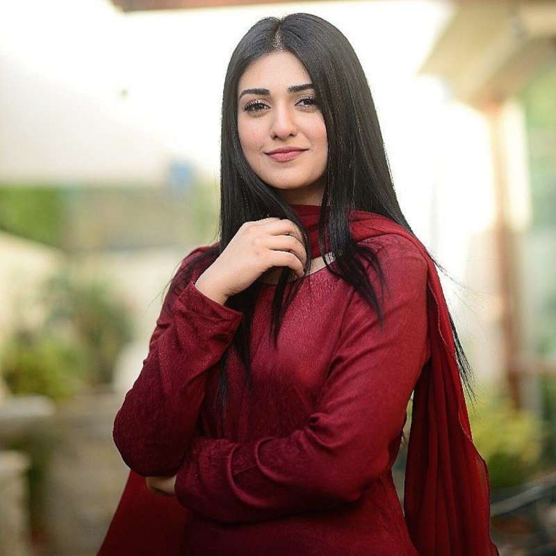 Sarah Khan Photo #1