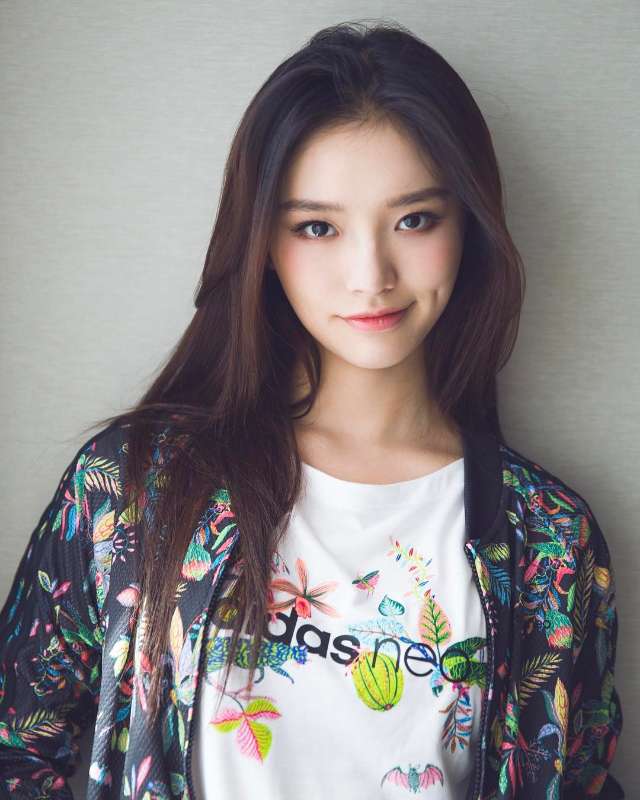 Lin Yun 林允 Photo #1