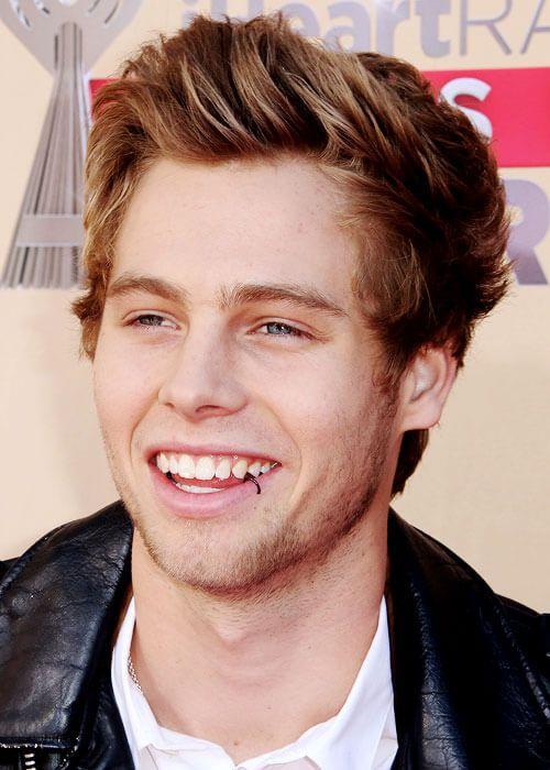 Luke Hemmings Photo #1