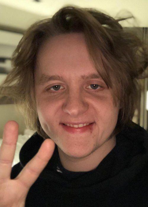 Lewis Capaldi Photo #1