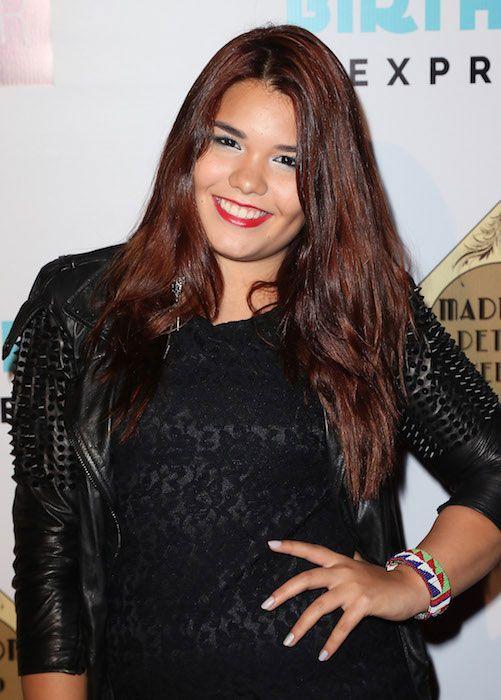 Madison De La Garza Photo #1