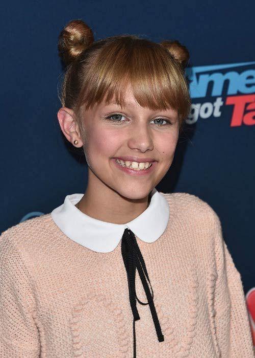 Grace VanderWaal Photo #1