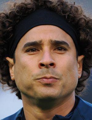 Guillermo Ochoa Photo #1