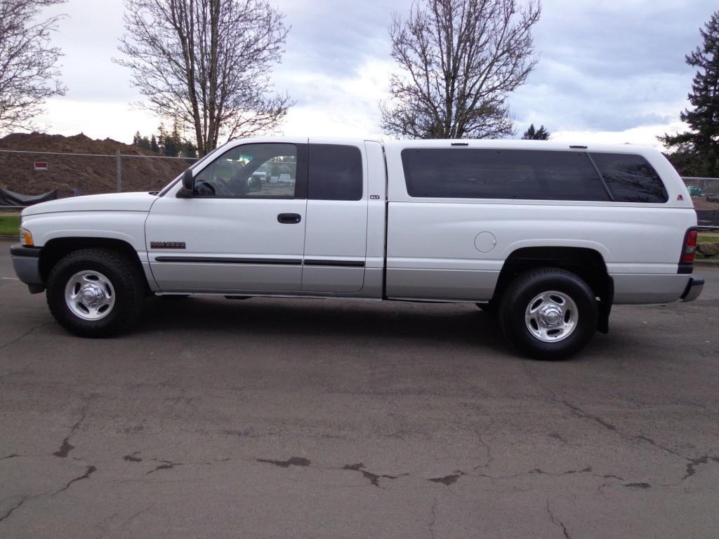 2001 Dodge Ram 2500 Base Extended Cab Pickup 5.9L