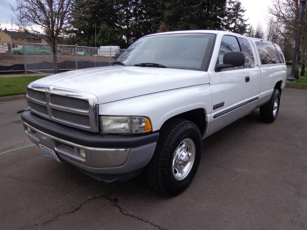 2001 Dodge Ram 2500 Base Extended Cab Pickup 5.9L