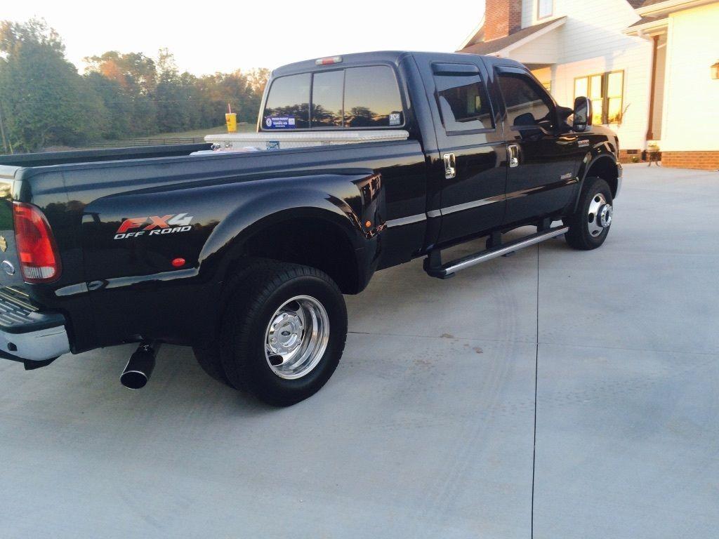 2005 Ford F350 FX4 Lariat Dually Diesel