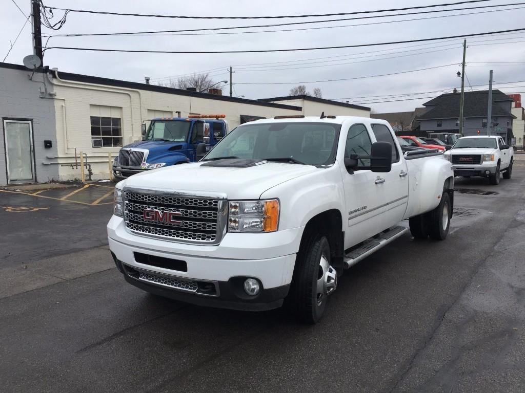 2013 GMC Sierra Denali 3500 4*4 CREW CAB Dually Diesel