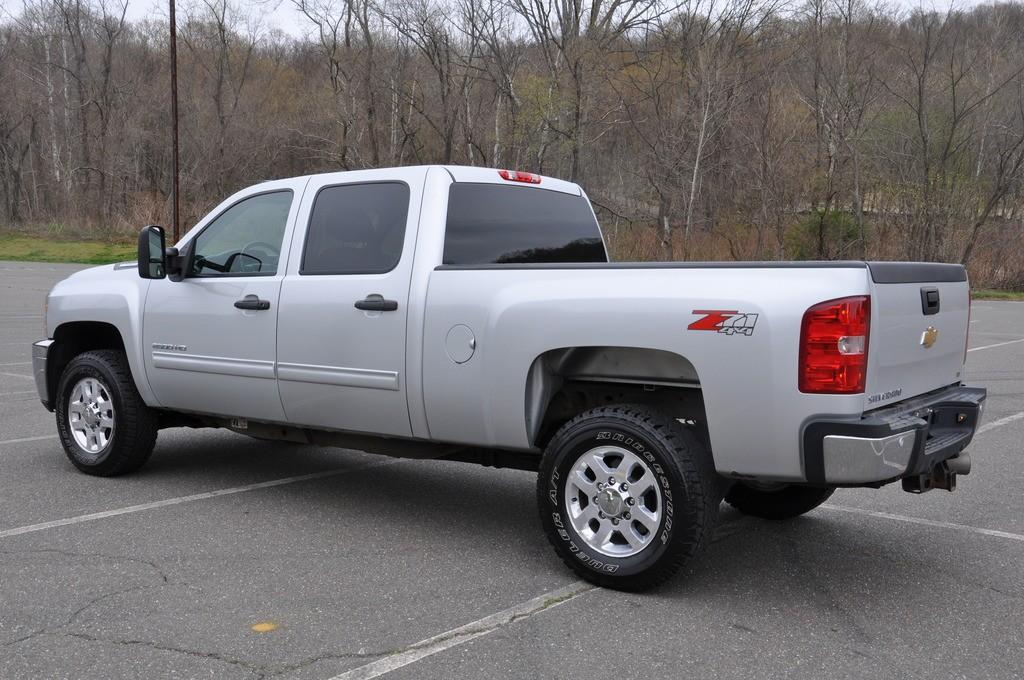 2012 Chevrolet Silverado 2500hd Crew Cab Z71 6.6L Duramax Turbo Diesel