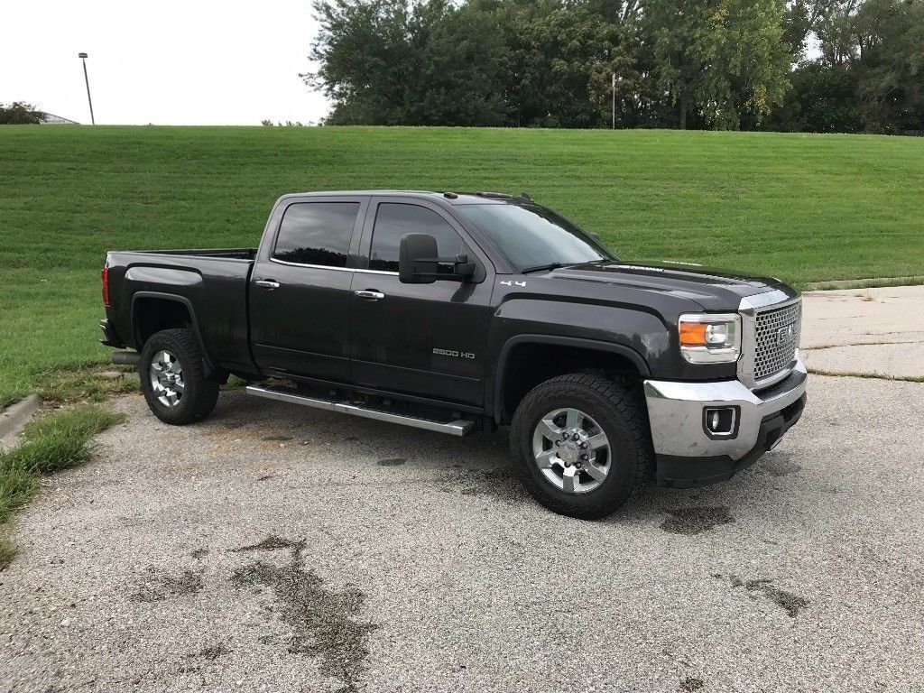 2015 GMC Sierra 2500 – excellent condition