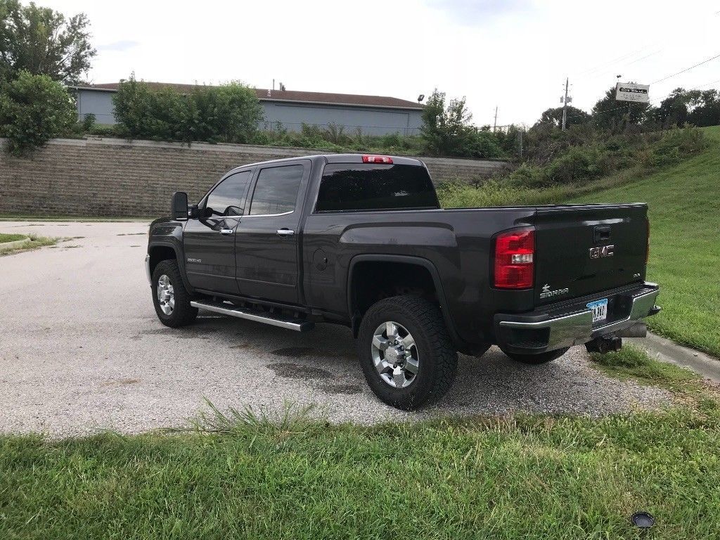 2015 GMC Sierra 2500 – excellent condition