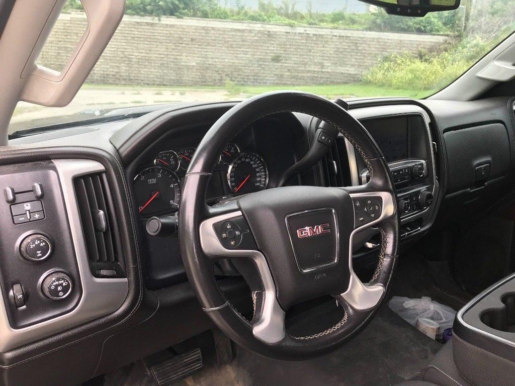 2015 GMC Sierra 2500 – excellent condition