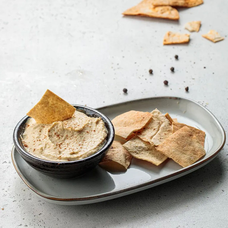Hummus with Pita Chips 
