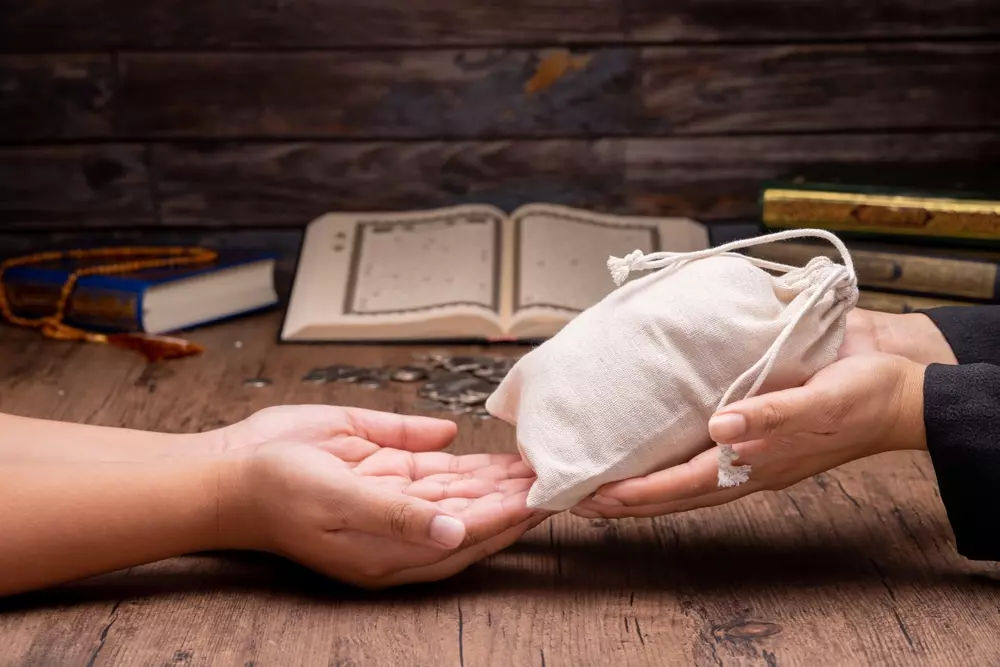 Featured image for What is the Difference Between Sadaqah and Zakat?