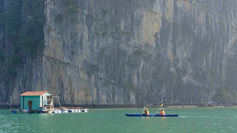 kayaking around lan ha bay